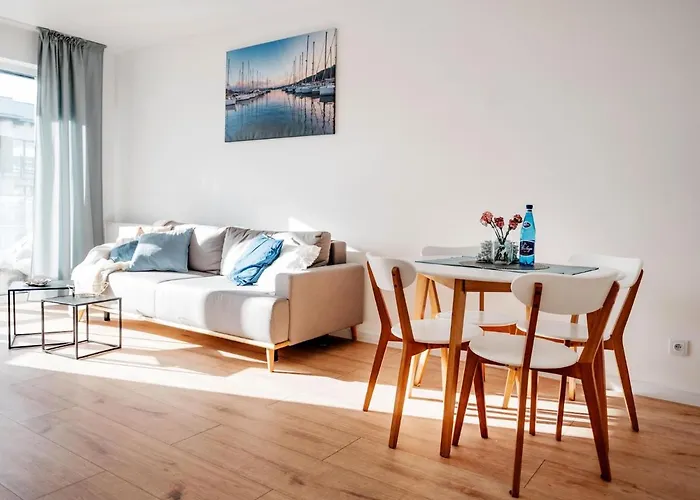 In By The River & Apartament *